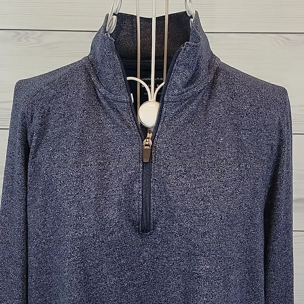 Banana Republic quick dry half zip pullover top Size M